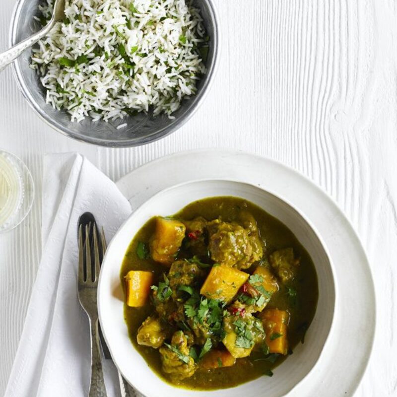 Curry de pui și nuci cu chimen și orez de coriandru