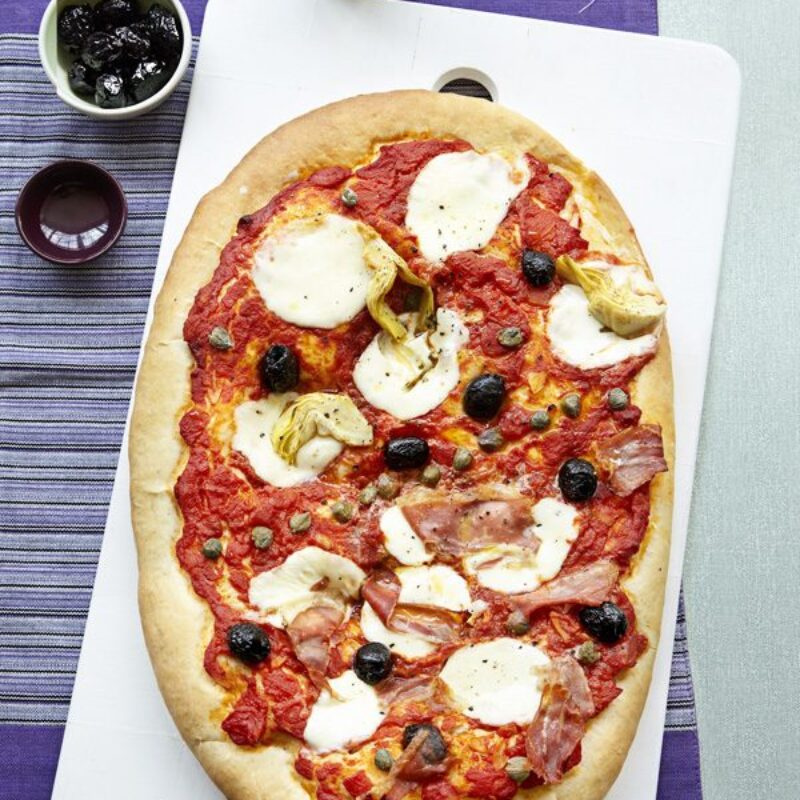 Reteta de pizza cu anghinare cu sunca de Parma