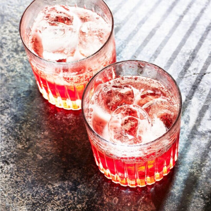 Rețetă de cocktail Negroni Sbagliato cu vin roz